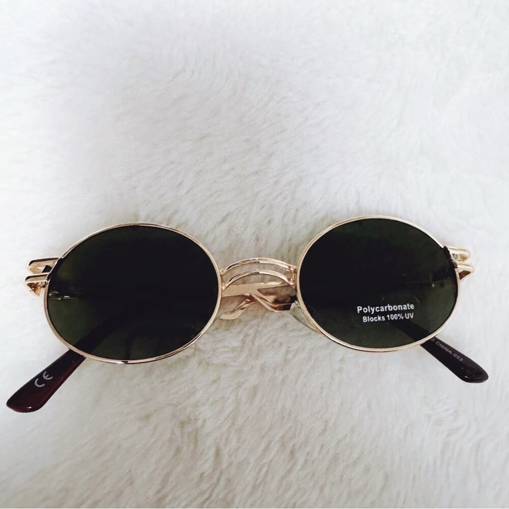 Betsy Green Tint with Gold Rim Round Sunglasses
